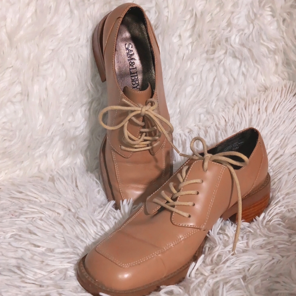 Classic Beige Leather Oxfords
